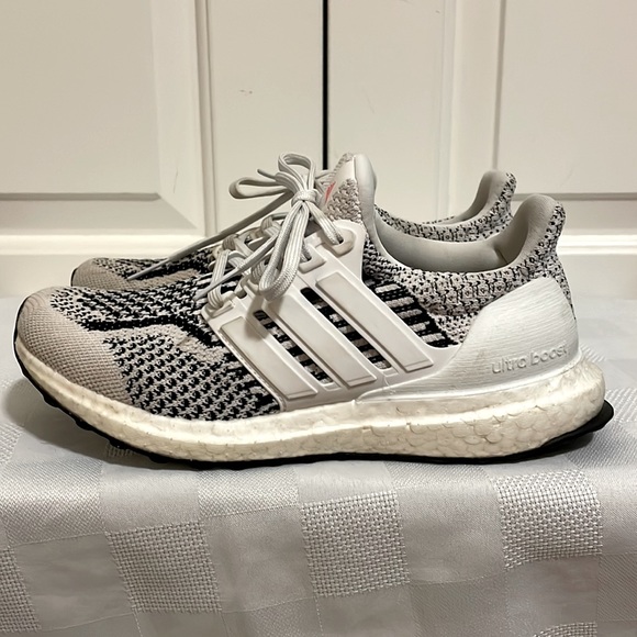 Ultra boost shoes - Picture 9 of 12